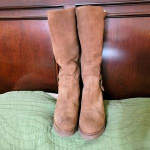 BRAND NEW Cold weather sheepskin boots